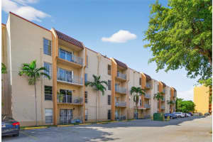 4841 Nw 7th St 309-4, Miami