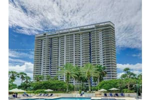 2000 Island Blvd 308, Aventura