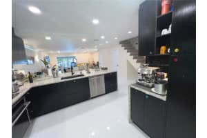 3756 Ne 167th St 44, North Miami Beach