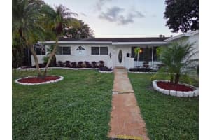 2070 Nw 82nd Ave, Pembroke Pines