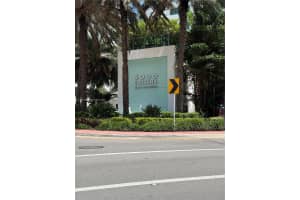 6000 Collins Ave 305, Miami Beach