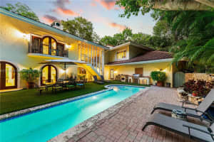 3506 Banyan Cir, Miami