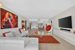 3611 Oaks Clubhouse Dr 202, Pompano Beach