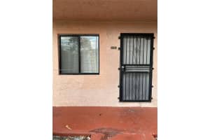 2150 W 60th St 11104, Hialeah