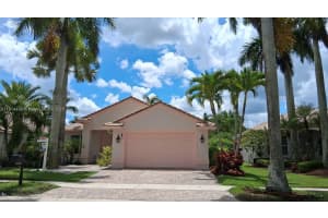 1946 Harbor View Cir, Weston