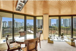 19667 Turnberry Way 7b, Aventura