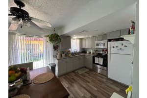 2602 Nw 52nd Ave B15, Lauderhill