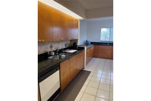 1301 Sw 142nd Ave 301h, Pembroke Pines