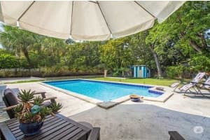 827 Ne 140th St, North Miami