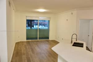 9172 Collins Ave 212, Surfside