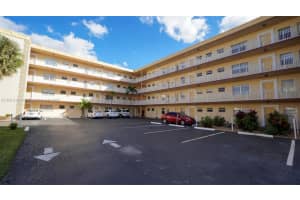 3940 Nw 42nd Ave 215, Lauderdale Lakes