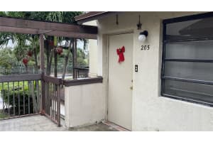 455 Nw 210th St 205, Miami Gardens
