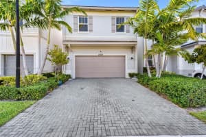 4923 Nw 48th Ter, Tamarac