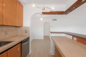 631 Jefferson Ave 504, Miami Beach