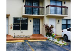 2079 W 54th Ter 29, Hialeah