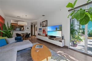 652 Ne 63rd St 403, Miami