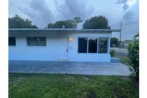 206 Se 10th St 1, Hallandale Beach