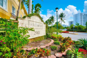 2811 Ne 185th St, Aventura