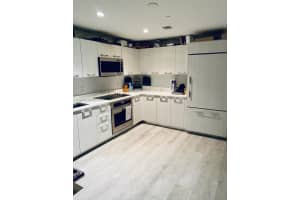 55 Sw 9th St 2610, Miami