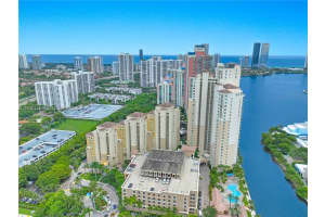 3340 Ne 190th St 503, Aventura