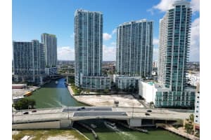 31 Se 5th St 2205, Miami