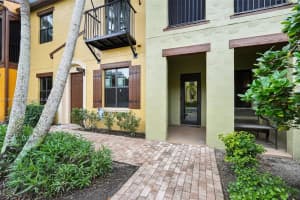 9064 Capistrano Street N 5004, Naples