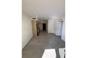 16395 Biscayne Blvd 711, North Miami Beach