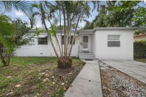 1690 Ne 161st St, North Miami Beach