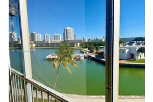 2859 Leonard Dr G403, Aventura