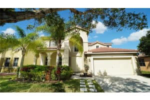 1546 Sandpiper Cir ., Weston