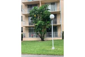 470 Executive Center Dr 1i, West Palm Beach