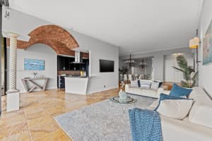 1900 Consulate Pl 2205, West Palm Beach