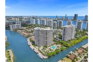 1000 W Island Blvd 602, Aventura