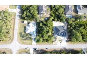 2 Vivian Rd, North Port