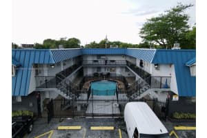 37 Sw 14th St 13, Dania Beach