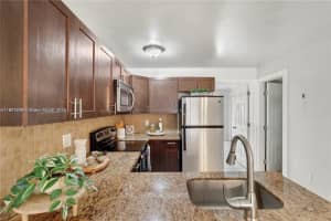 6530 Nw Lake Patricia E25, Miami Lakes