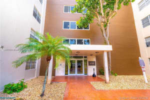 6930 Miami Gardens Dr 1-410, Hialeah