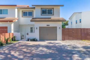 2795 N 40th Ave 1, Hollywood