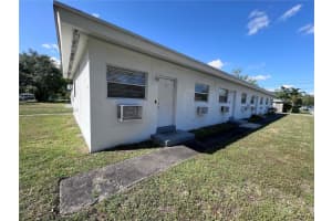 1995 Ne 167th St 1, North Miami Beach