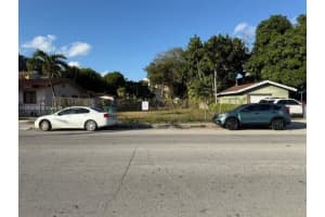 1121 Nw 2nd St, Miami