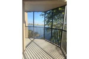 605 Ives Dairy Rd 306-7, Miami