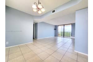 3400 Blue Lake Dr 504, Pompano Beach