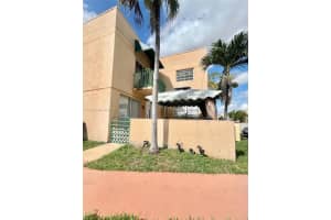 1990 Sw 121st Ct 232, Miami