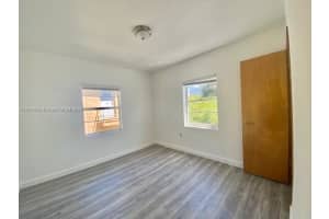 830 W 40th St 2, Miami Beach