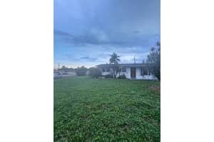 4900 Nw 179th St, Miami Gardens