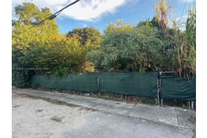 1168 Nw 41st St, Miami