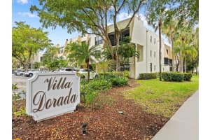 20200 W Country Club Dr 112, Aventura