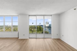 4101 Pine Tree Dr 1112, Miami Beach