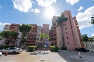 5050 Nw 7th St 504, Miami