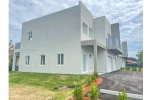 116 Nw 10th St A, Hallandale Beach